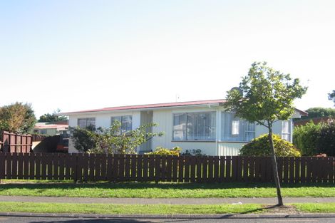 Photo of property in 12 Aarts Avenue, Manurewa, Auckland, 2102