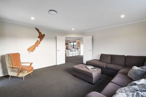 Photo of property in 34 George Street, Bulls, 4818