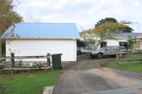 Photo of property in 37a Roland Road, Greenhithe, Auckland, 0632