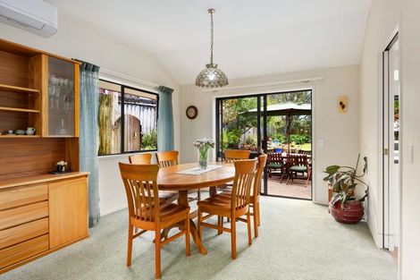Photo of property in 1 Crestview Place, Browns Bay, Auckland, 0630