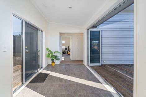 Photo of property in 16 Tironui Place, Whitianga, 3510