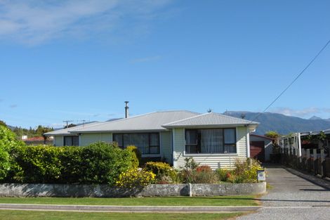 Photo of property in 86 Wakefield Street, Westport, 7825