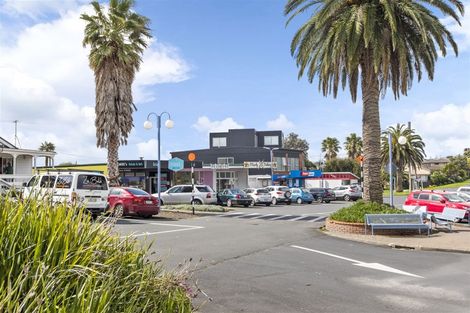 Photo of property in 2/926 Whangaparaoa Road, Manly, Whangaparaoa, 0930