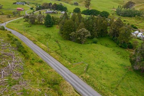 Photo of property in 150 Dimmock Road, Waitakaruru, Ngatea, 2471