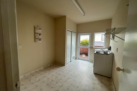 Photo of property in 39 Lanyon Place, Whitby, Porirua, 5024