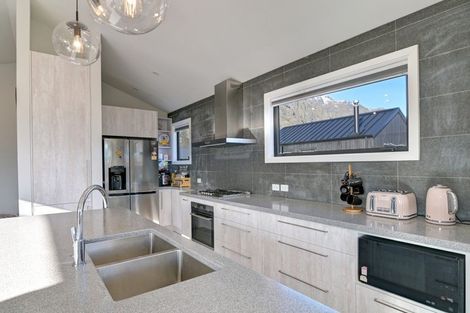 Photo of property in 19 Glenfiddich Road, Jacks Point, Queenstown, 9371