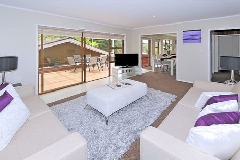 Photo of property in 1/11 Mahuta Grove, Northcote, Auckland, 0627
