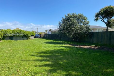Photo of property in 11 Estuary Road, New Brighton, Christchurch, 8061
