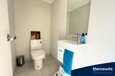 Photo of property in 4 Kumerahou Street, Kumeu, 0810