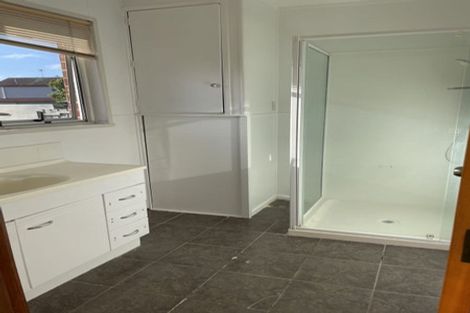 Photo of property in 17 Uppingham Crescent, Hillcrest, Auckland, 0627
