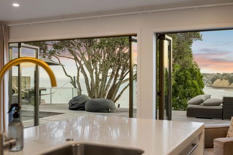 Photo of property in 5a Clifton Road, Browns Bay, Auckland, 0630