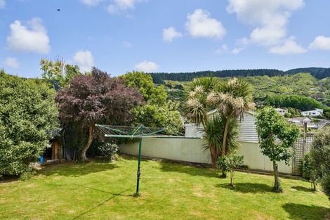 Photo of property in 10 Ngatitoa Street, Tawa, Wellington, 5028