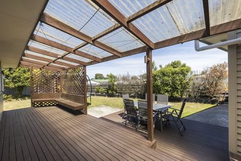 Photo of property in 5 Wairau Place, Kelvin Grove, Palmerston North, 4414