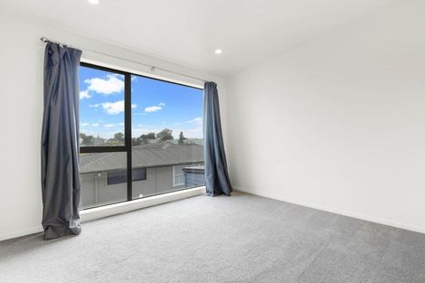 Photo of property in 52a Convair Crescent, Mangere, Auckland, 2022