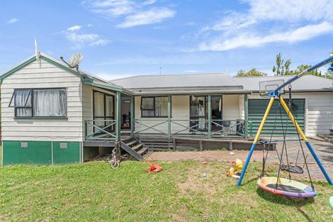Photo of property in 14 Mile Place, Henderson, Auckland, 0612