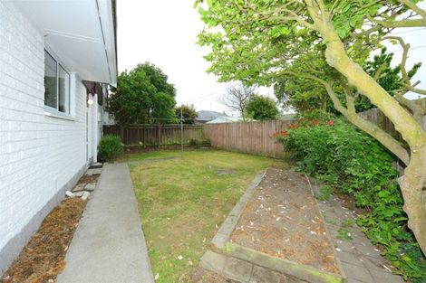 Photo of property in 2/107a Aorangi Road, Bryndwr, Christchurch, 8053