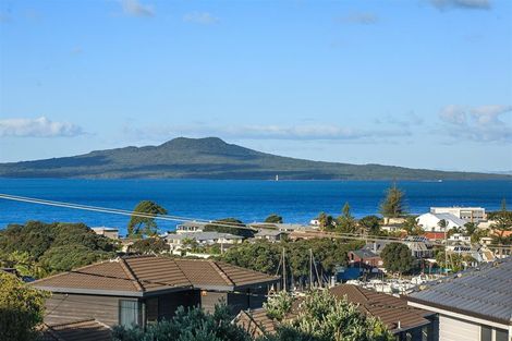 Photo of property in 1/36 Seaview Road, Castor Bay, Auckland, 0620