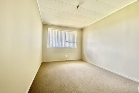Photo of property in 37 Alabaster Drive, Papatoetoe, Auckland, 2025