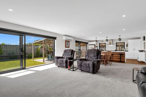 Photo of property in 27 Balrickard Way, Milson, Palmerston North, 4414
