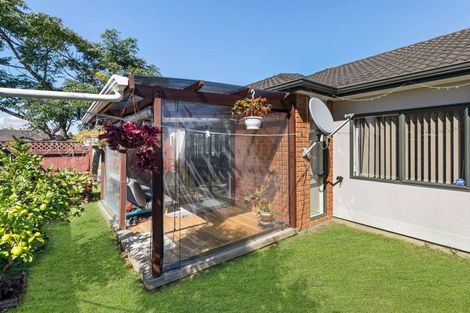 Photo of property in 17 Ashmere Lane, Weymouth, Auckland, 2103