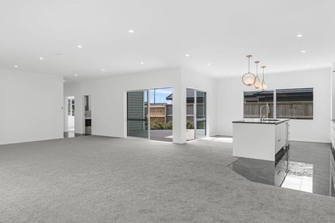 Photo of property in 17 Uatoto Road, Clarks Beach, 2122