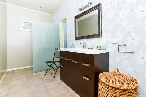 Photo of property in 15 Mclaren Place, Chedworth, Hamilton, 3210