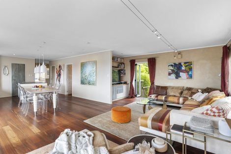 Photo of property in 33 Gretel Place, Hillcrest, Auckland, 0627