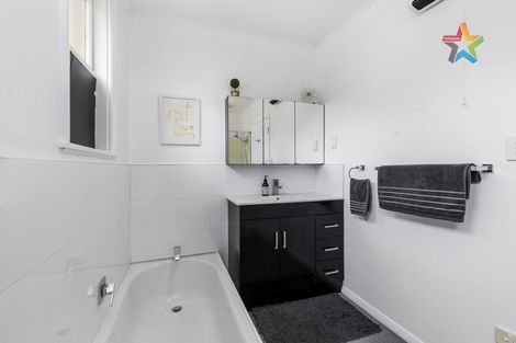 Photo of property in 43 Shearer Crescent, Naenae, Lower Hutt, 5011