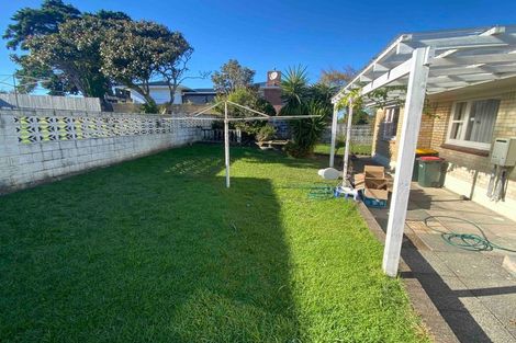 Photo of property in 25 Ellesmere Crescent, Pakuranga Heights, Auckland, 2010