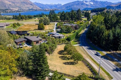 Photo of property in 22 Ballantyne Road, Wanaka, 9305