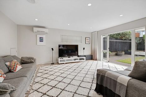 Photo of property in 2/37 Nile Road, Milford, Auckland, 0620