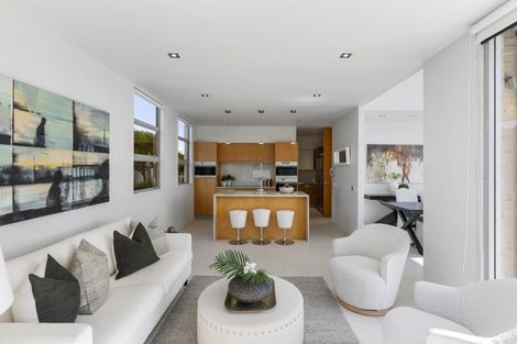 Photo of property in 11 Icarus Place, Half Moon Bay, Auckland, 2012
