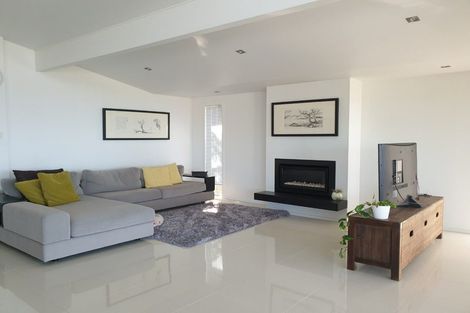 Photo of property in 72 Churchill Road, Murrays Bay, Auckland, 0630