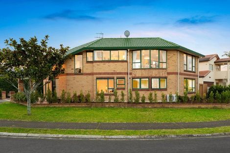Photo of property in 8 Vinograd Drive, Te Atatu Peninsula, Auckland, 0610