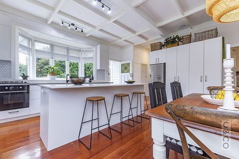 Photo of property in 30-32 Great North Road, Riverhead, 0820