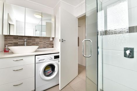 Photo of property in 12 Bellbird Place, Orewa, 0931