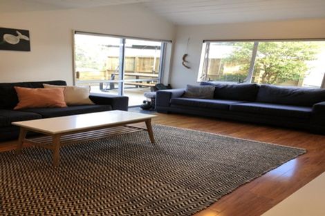 Photo of property in 2/224 Onewa Road, Birkenhead, Auckland, 0626