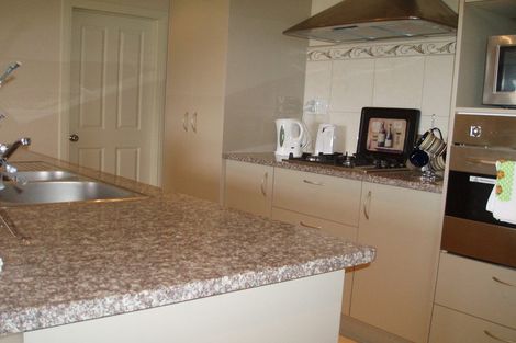 Photo of property in 220 Schnapper Rock Road, Schnapper Rock, Auckland, 0632