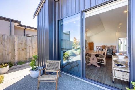 Photo of property in 30 Mount Creighton Crescent, Wanaka, 9305