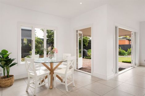 Photo of property in 20 Poynder Avenue, Merivale, Christchurch, 8014