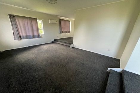 Photo of property in 15 Balwyn Place, Clendon Park, Auckland, 2103