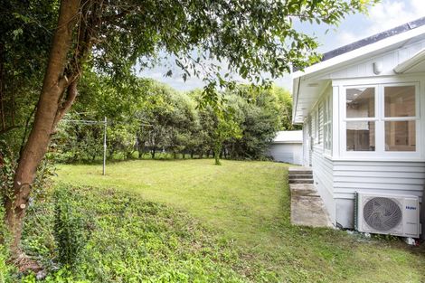 Photo of property in 54 St Leonards Road, Kelston, Auckland, 0602