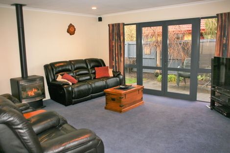 Photo of property in 16 Rowan Place, Mosgiel, 9024