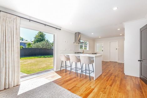 Photo of property in 11 Athlone Place, Hokowhitu, Palmerston North, 4410
