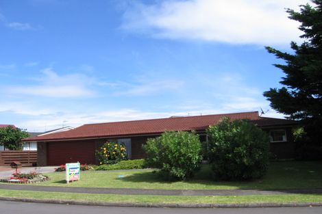 Photo of property in 26 Hedge Row, Sunnyhills, Auckland, 2010