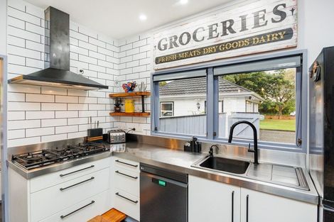 Photo of property in 8 Skerman Street, Marton, 4710