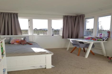 Photo of property in 660 Te Atatu Road, Te Atatu Peninsula, Auckland, 0610