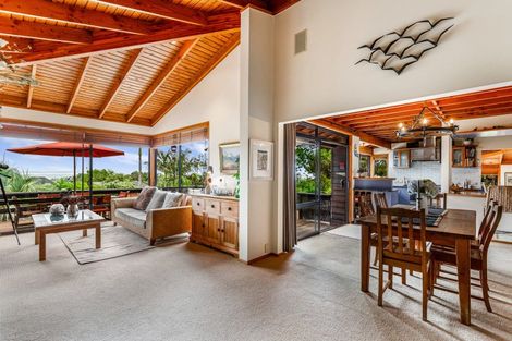 Photo of property in 3 Park Rise, Campbells Bay, Auckland, 0630