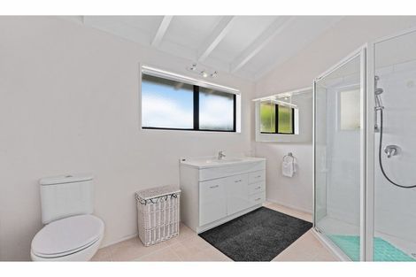 Photo of property in 2/39 Killarney Avenue, Torbay, Auckland, 0630