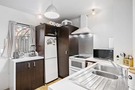 Photo of property in 8p Finlay Terrace, Mount Cook, Wellington, 6021